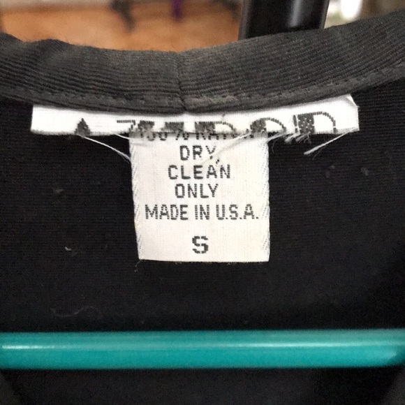 WOMANS DRESS SIZE US SMALL. - Picture 4 of 7